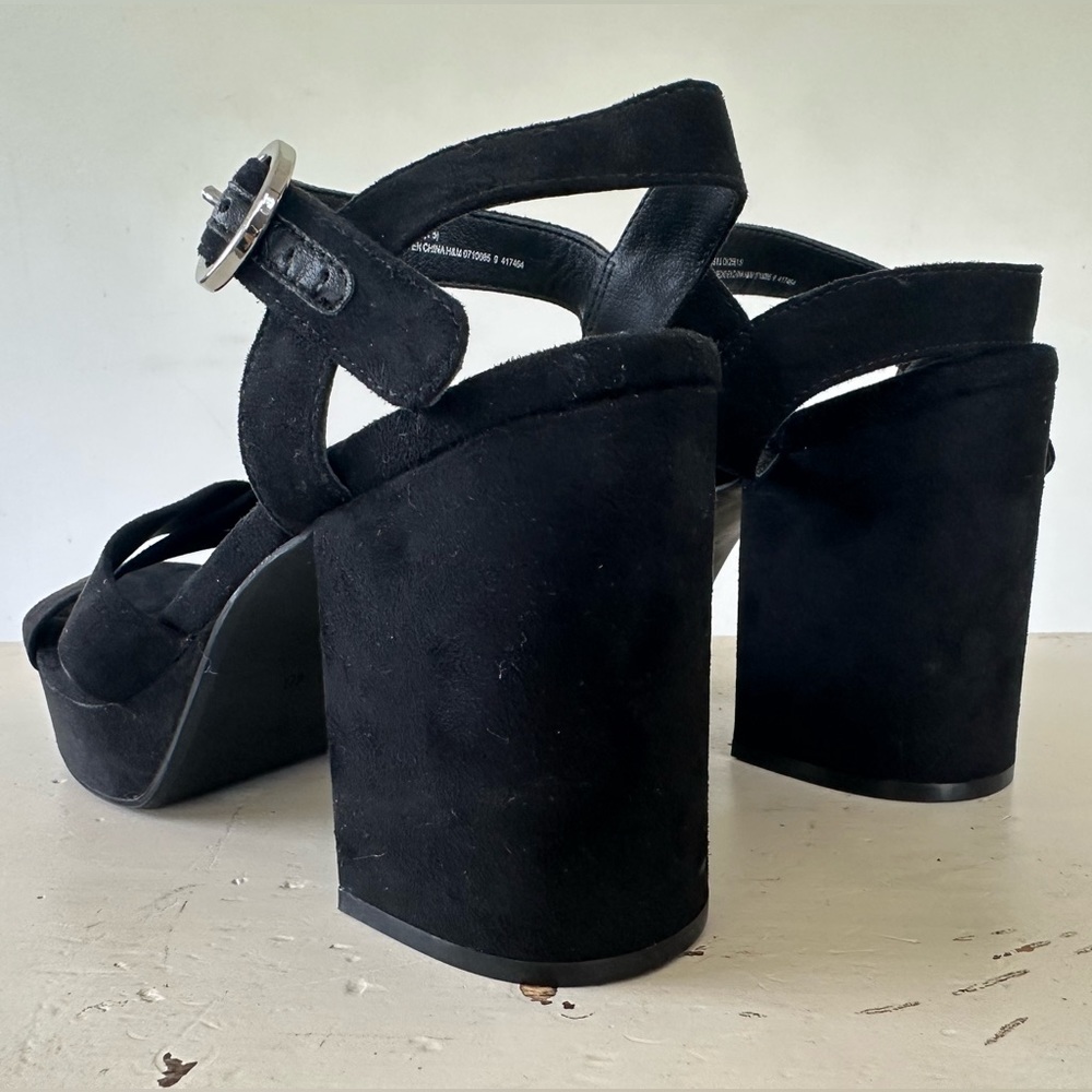 H&M Divided Black Faux Suede Platform Sandals Women's Size 8.5 View 3